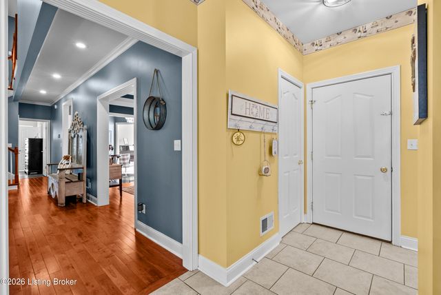 289 Windsor Dr, Taylorsville, KY 40071