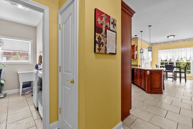 289 Windsor Dr, Taylorsville, KY 40071