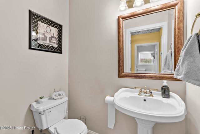 289 Windsor Dr, Taylorsville, KY 40071