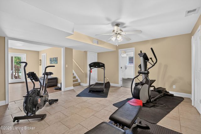 289 Windsor Dr, Taylorsville, KY 40071