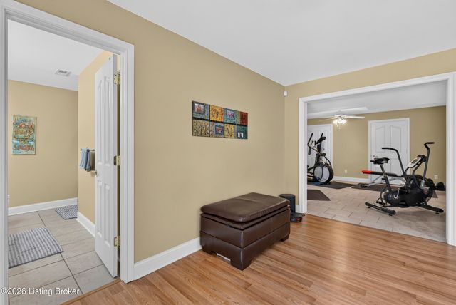 289 Windsor Dr, Taylorsville, KY 40071