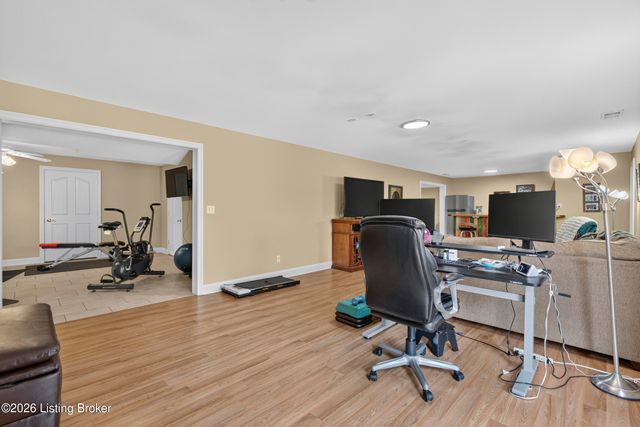 289 Windsor Dr, Taylorsville, KY 40071