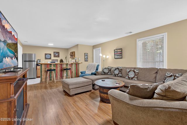 289 Windsor Dr, Taylorsville, KY 40071