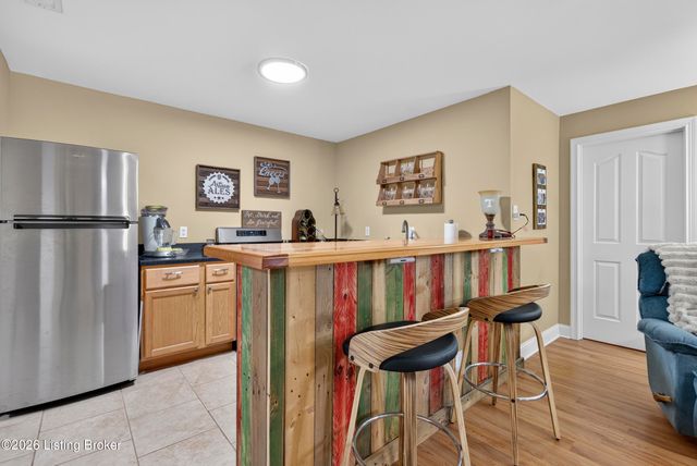 289 Windsor Dr, Taylorsville, KY 40071