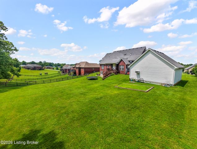 289 Windsor Dr, Taylorsville, KY 40071