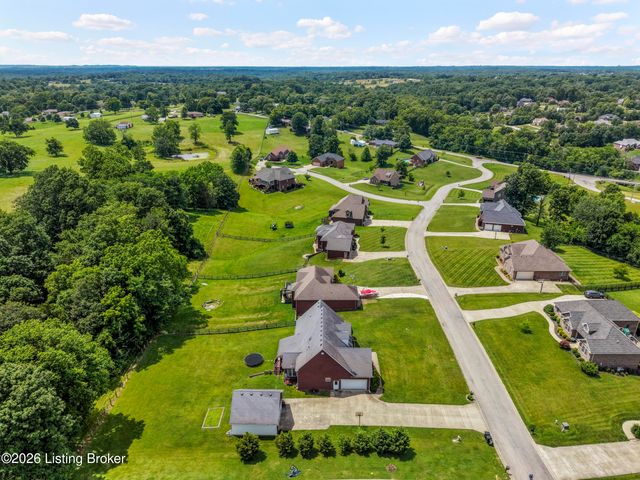289 Windsor Dr, Taylorsville, KY 40071