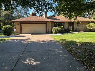 1302 PASADENA Drive, Erie, PA 16505