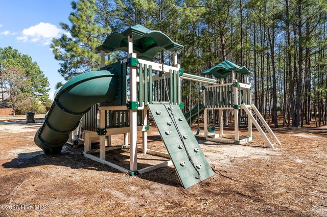 55 Walkabout Drive, Aberdeen, NC 28315