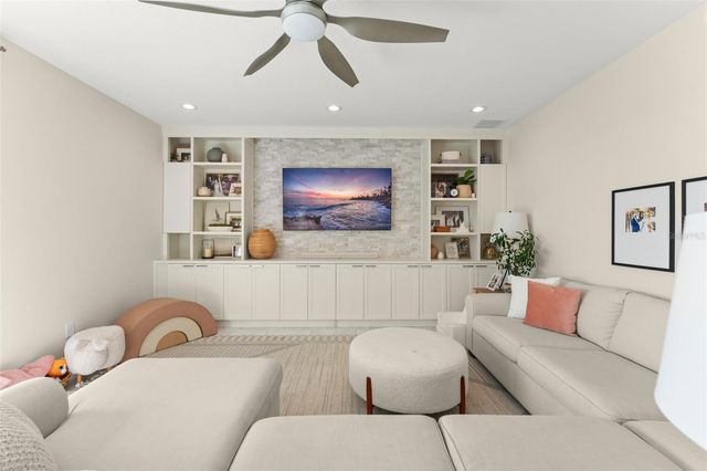 1834 SOUTHERN RED OAK CT, Ocoee, FL 34761