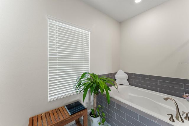 1834 SOUTHERN RED OAK CT, Ocoee, FL 34761