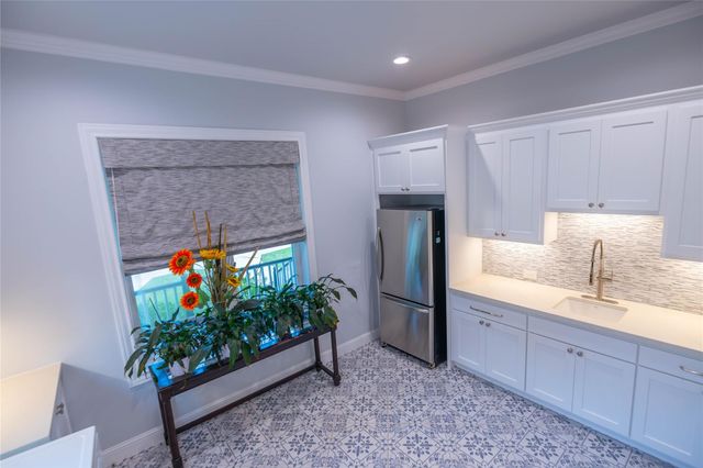 10614 Moonlight Drive, Houston, TX 77096