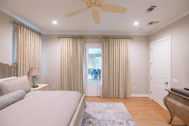 10614 Moonlight Drive, Houston, TX 77096