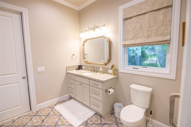 10614 Moonlight Drive, Houston, TX 77096