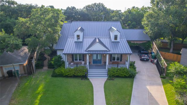 10614 Moonlight Drive, Houston, TX 77096