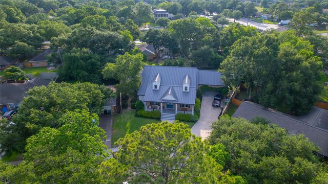 10614 Moonlight Drive, Houston, TX 77096