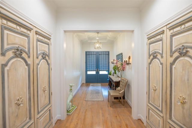 10614 Moonlight Drive, Houston, TX 77096