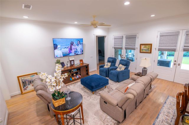 10614 Moonlight Drive, Houston, TX 77096