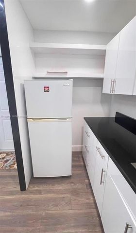 13030 SW 84th St B, Miami, FL 33183