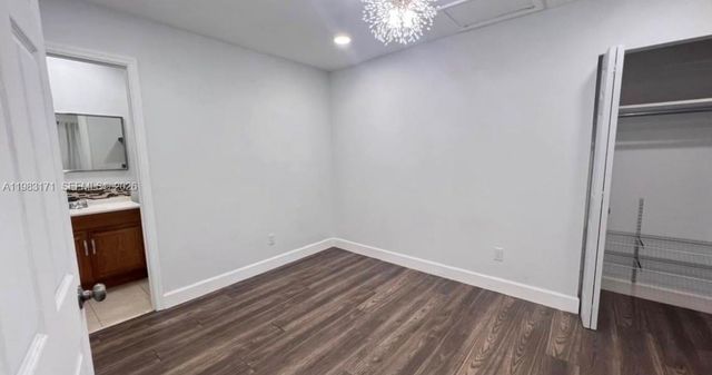 13030 SW 84th St B, Miami, FL 33183