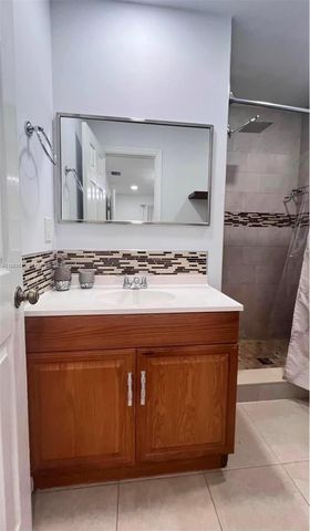 13030 SW 84th St B, Miami, FL 33183