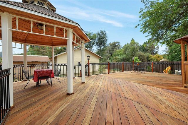 17943 Penn Valley Dr, Penn Valley, CA 95946