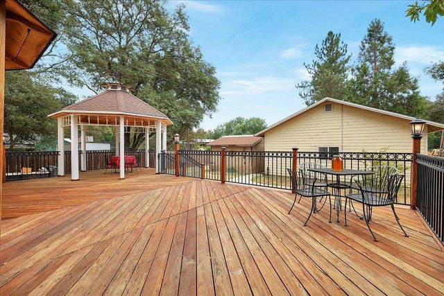 17943 Penn Valley Dr, Penn Valley, CA 95946