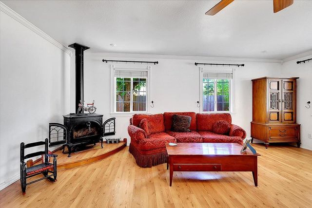 17943 Penn Valley Dr, Penn Valley, CA 95946