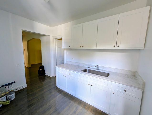 6711 N Greenview Avenue 2H, Chicago, IL 60626