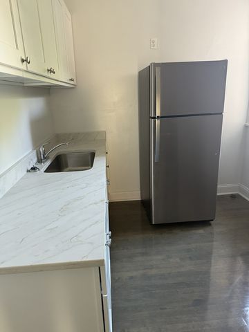 6711 N Greenview Avenue 2H, Chicago, IL 60626