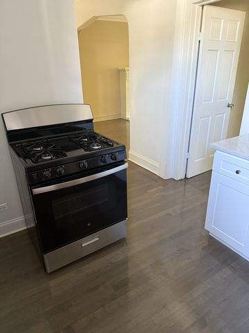 6711 N Greenview Avenue 2H, Chicago, IL 60626