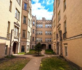 6711 N Greenview Avenue 2H, Chicago, IL 60626