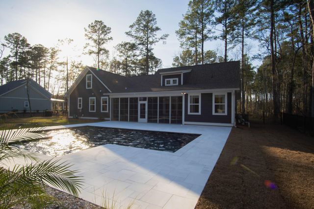 424 Myers Mayo Road, Ridgeville, SC 29472