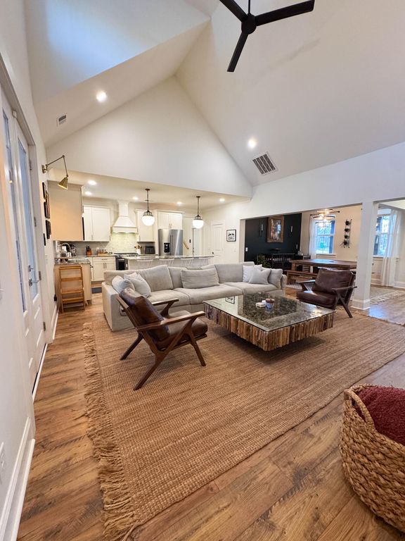 Image 11 of property listing at 424 Myers Mayo Road, Ridgeville, SC 29472