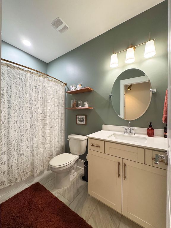 Image 21 of property listing at 424 Myers Mayo Road, Ridgeville, SC 29472