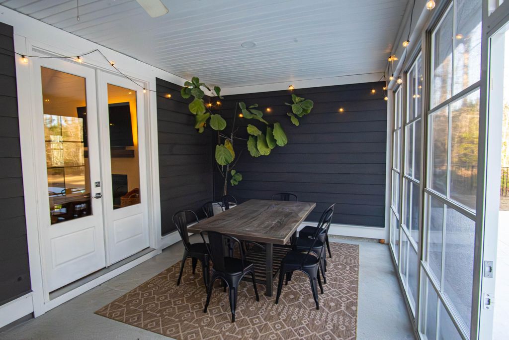 Image 30 of property listing at 424 Myers Mayo Road, Ridgeville, SC 29472