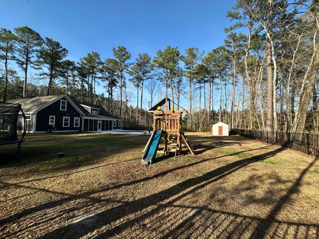 Image 33 of property listing at 424 Myers Mayo Road, Ridgeville, SC 29472