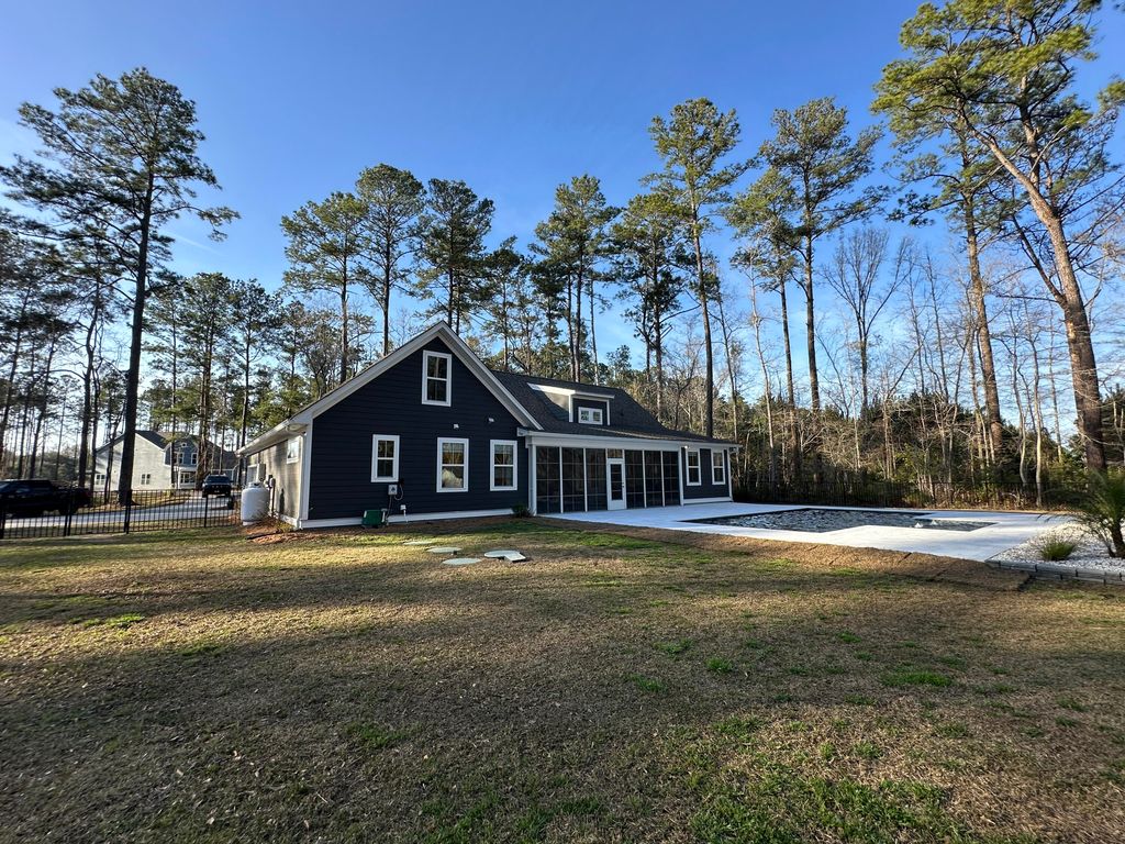 Image 34 of property listing at 424 Myers Mayo Road, Ridgeville, SC 29472