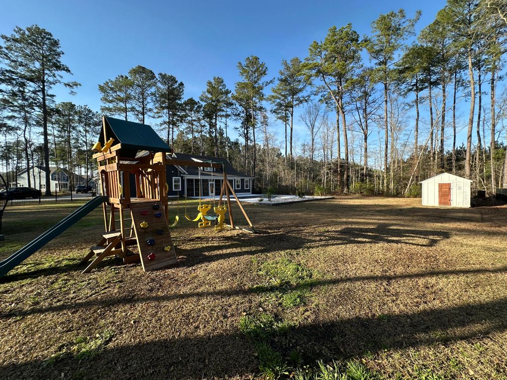 Image 35 of property listing at 424 Myers Mayo Road, Ridgeville, SC 29472