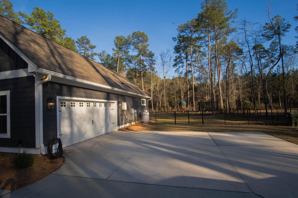 Image 38 of property listing at 424 Myers Mayo Road, Ridgeville, SC 29472