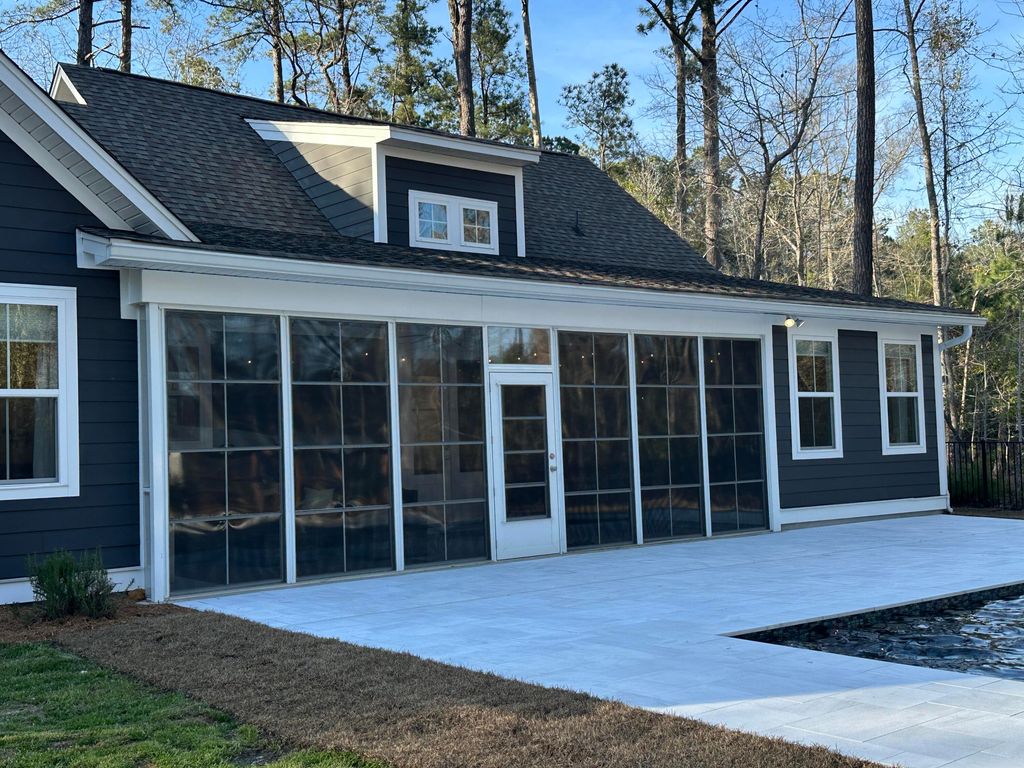 Image 6 of property listing at 424 Myers Mayo Road, Ridgeville, SC 29472