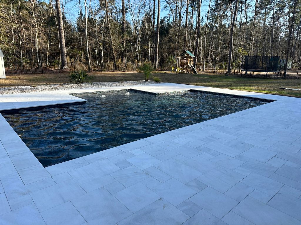 Image 7 of property listing at 424 Myers Mayo Road, Ridgeville, SC 29472