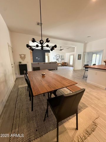 2914 N 47th Street, Phoenix, AZ 85018