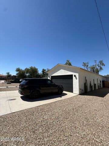 2914 N 47th Street, Phoenix, AZ 85018