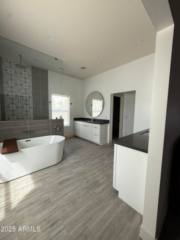 2914 N 47th Street, Phoenix, AZ 85018