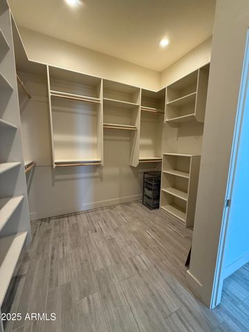 2914 N 47th Street, Phoenix, AZ 85018