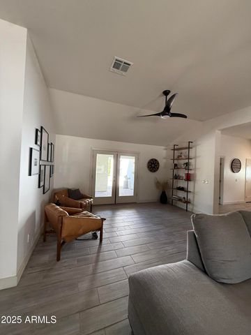 2914 N 47th Street, Phoenix, AZ 85018