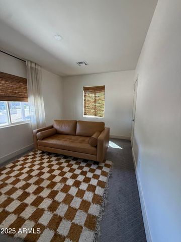 2914 N 47th Street, Phoenix, AZ 85018
