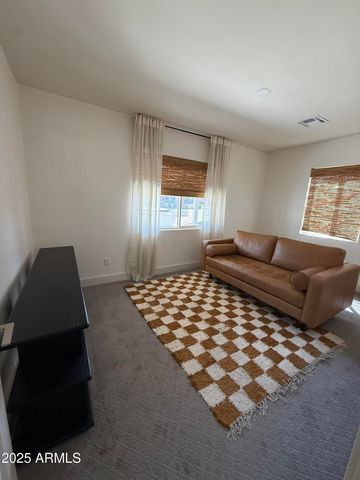 2914 N 47th Street, Phoenix, AZ 85018