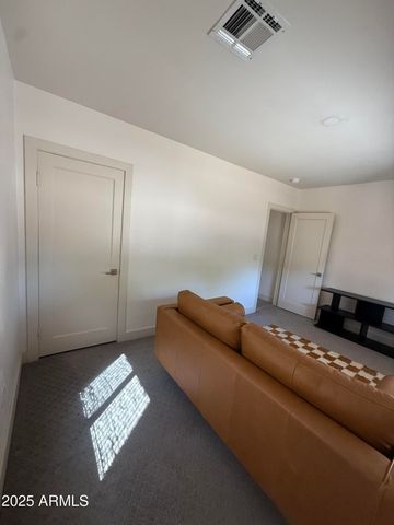 2914 N 47th Street, Phoenix, AZ 85018