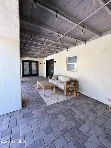 2914 N 47th Street, Phoenix, AZ 85018